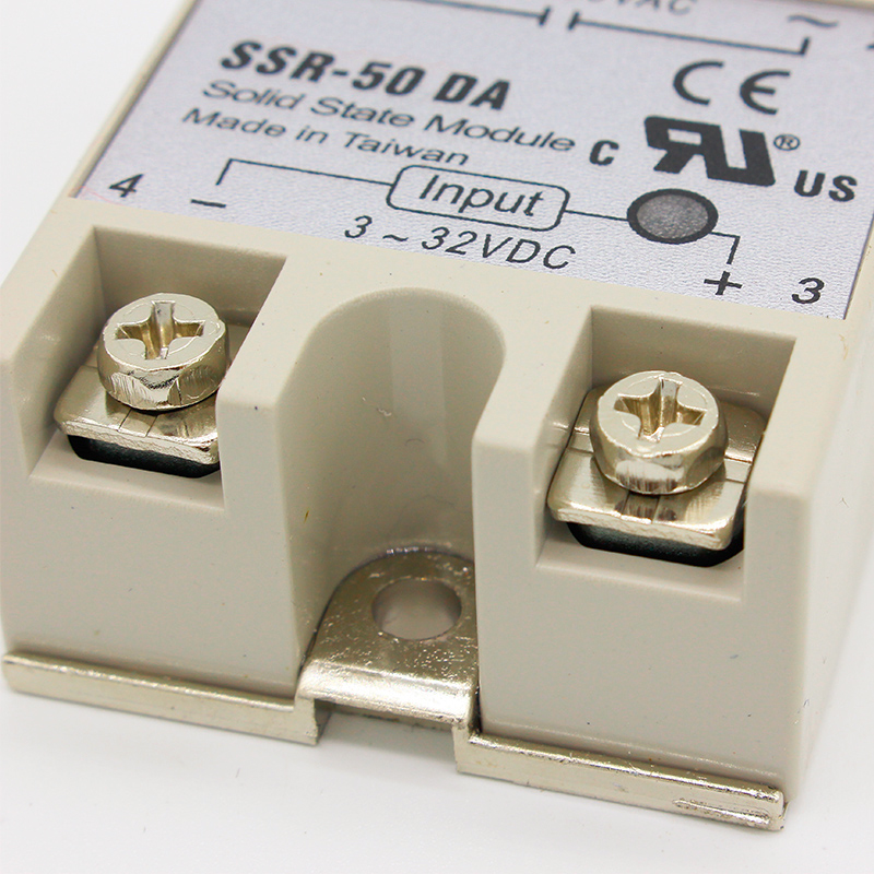 1PC SSR-50 DA SSR-50DA Manufacturer 50A SSR Relay input 3-32VDC output 24-380VAC Good Quality with Plastic Cover Wholesale Hot