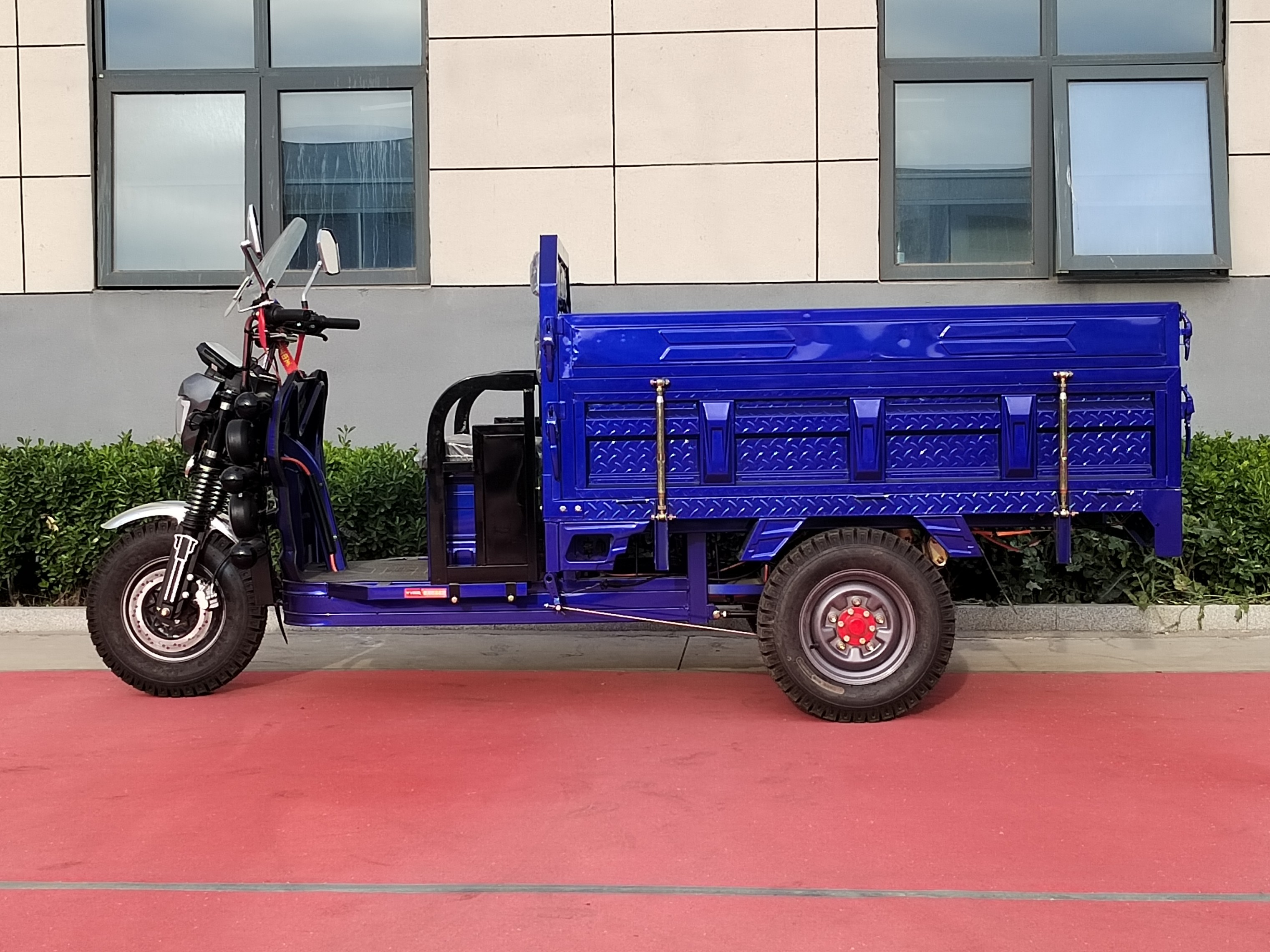 Big G five-lamp QJ180 seven-wheel electric tricycle