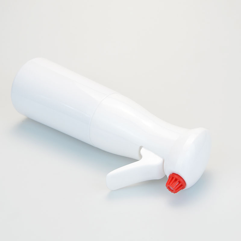 M16d 5 Hair Spray White Bottle