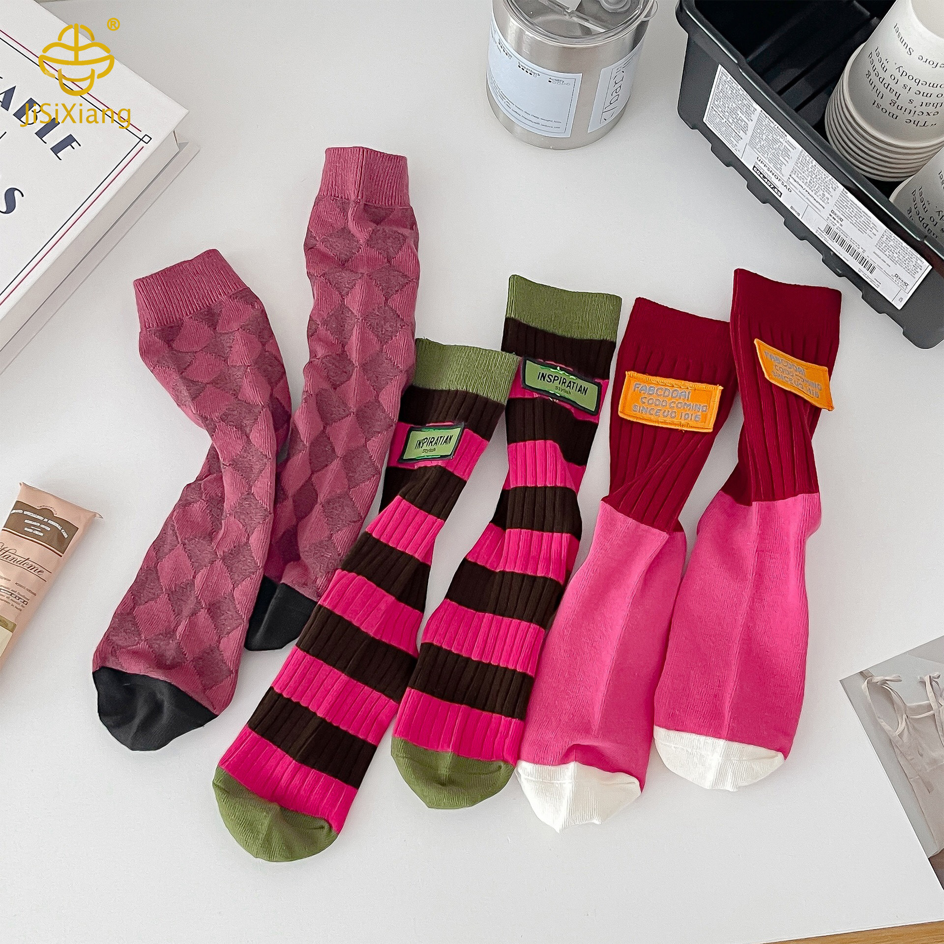 Korean version of fabric label, mid tube socks, color blocked diamond grid pile sock