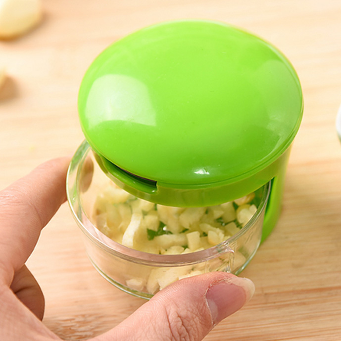 1pcs multifunction Plastic Garlic Press Presser Crusher Slicer Grater Dicing Slicing and Storage Kitchen Vegetable Tool