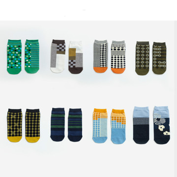 New Ab Left Right Different Pattern Asymmetric Socks Geometric Elements Fashion Personality Retro Men Socks Women Short Socks