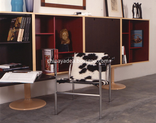 Le Corbusier LC1 Basculant Chair - Cowhide 2