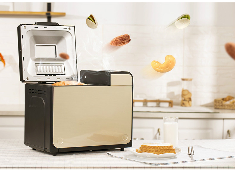 Bread machine The bread maker USES fully automatic intelligent sprinkles and facial yogurt.NEW