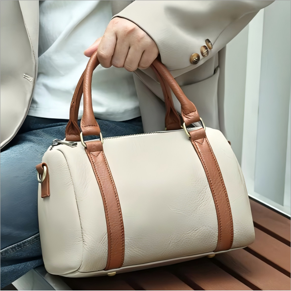 Fashionable commuter lady's crossbody bag
