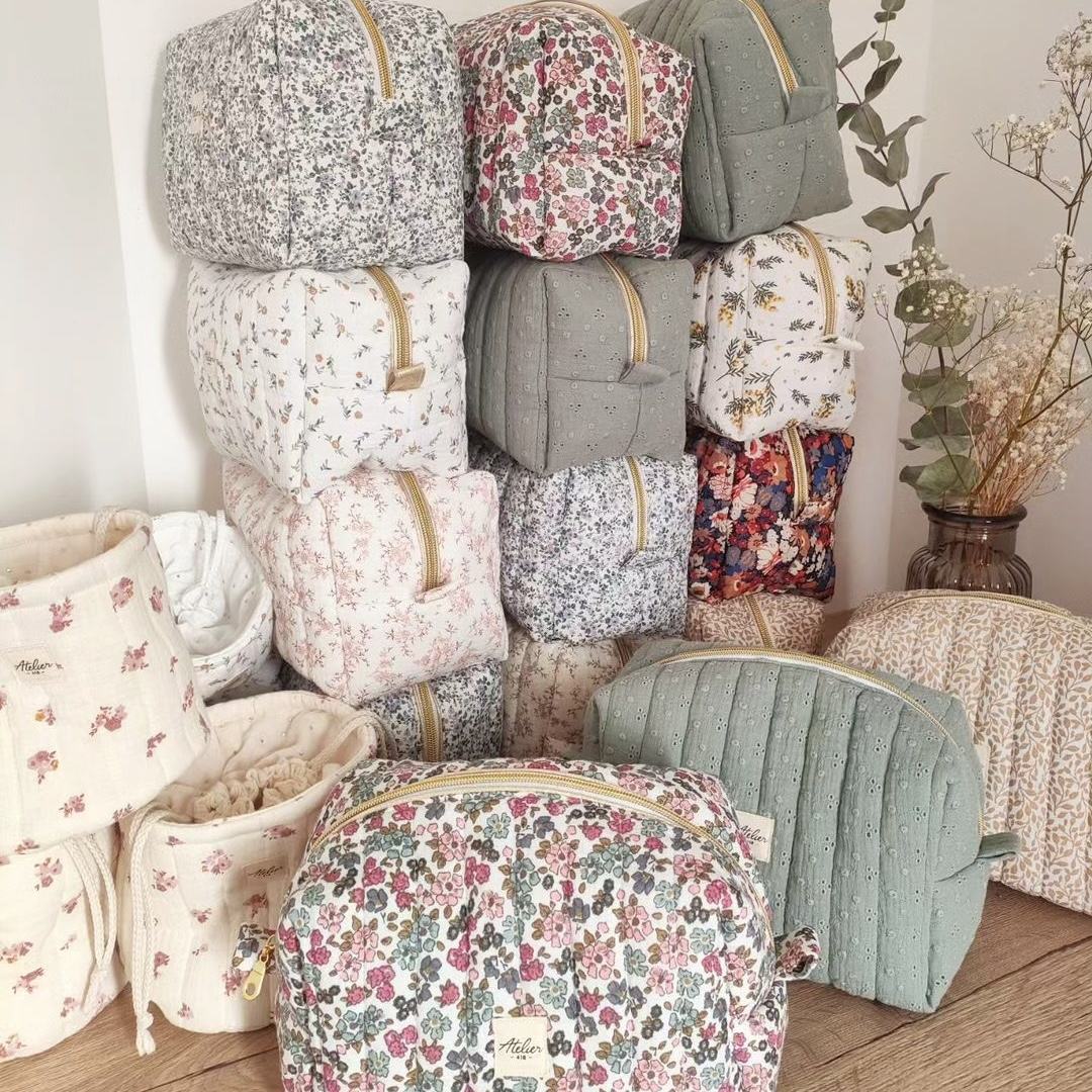 makeup organizer bag with compartments
