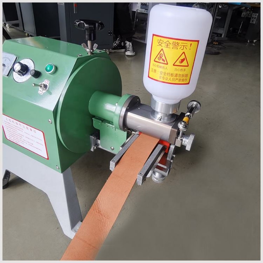 DL-127A Leather Belt Sealed Speed Regulating Gluing Machine Leak-Proof & Adjustable (4)