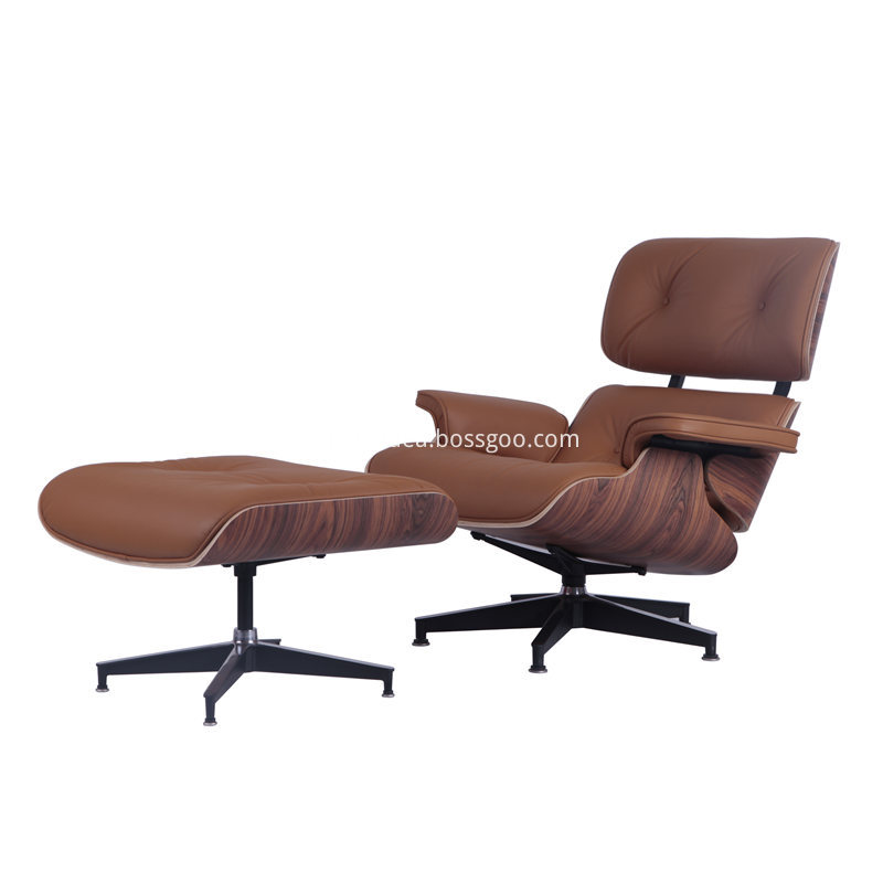 Classic Leather Lounge Chair 1