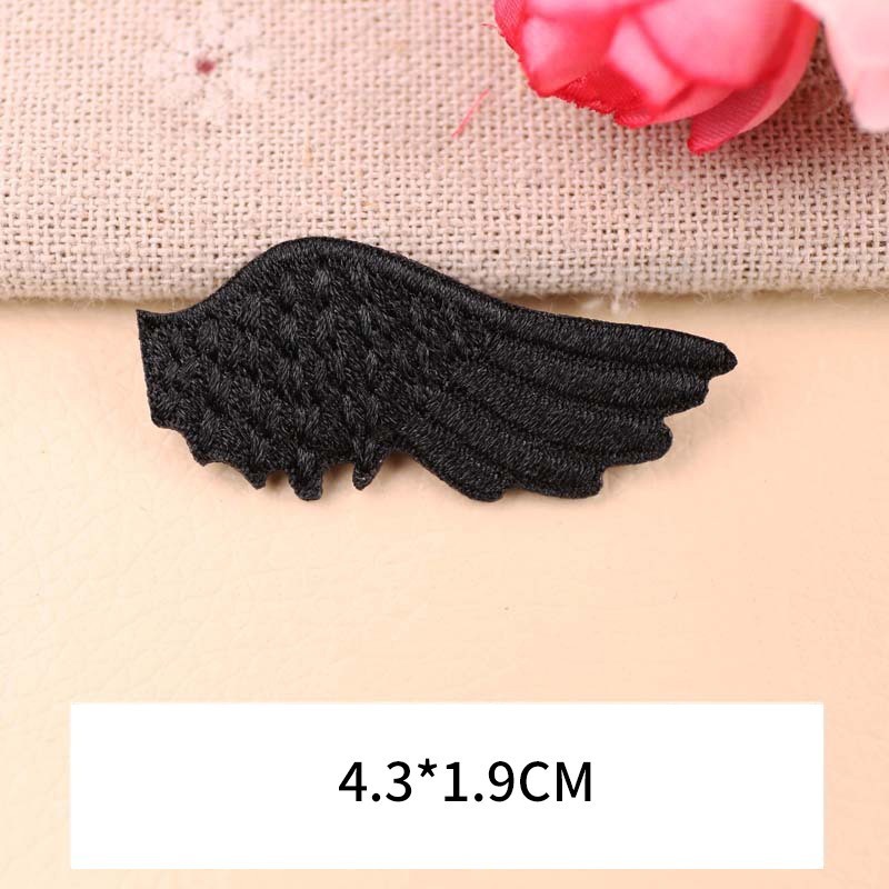 Fine Angel's Wings Patches Cute White And Black Embroidered Ironing Stickers Patches For Clothes Iron On Patches Parches Decor