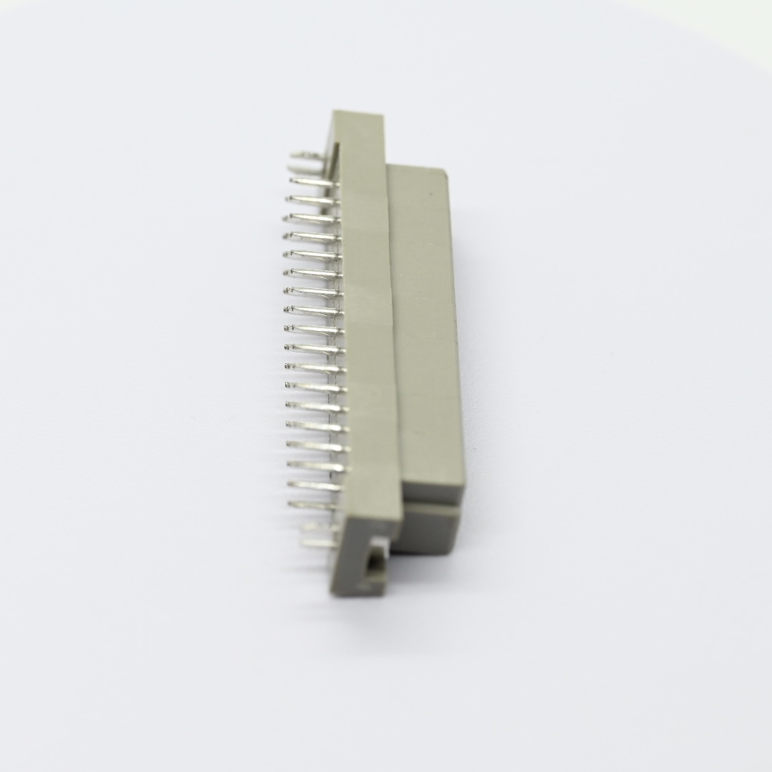 DFS-48P-E-F-S0-312+DIN41612 Vertical Female Type Half C Connectors 48 Positions（5）