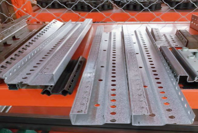 Roll forming machine