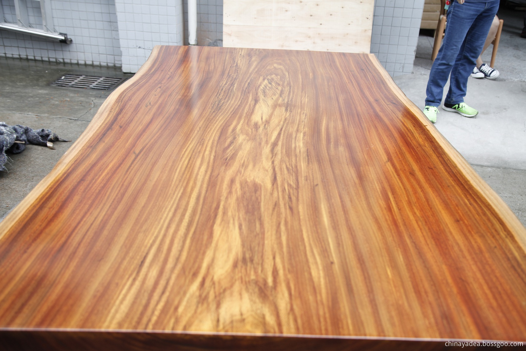 Popular Spyder Wood Table