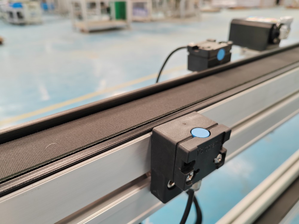 Sensor and Bracket for Belt Conveyor System