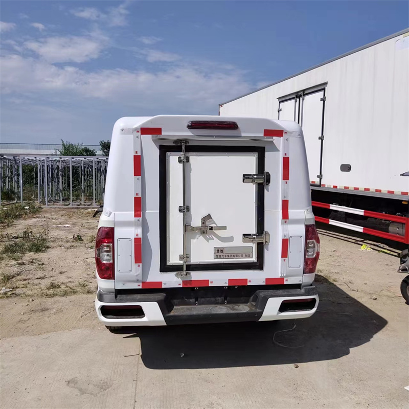 Thermostatic cold chain car