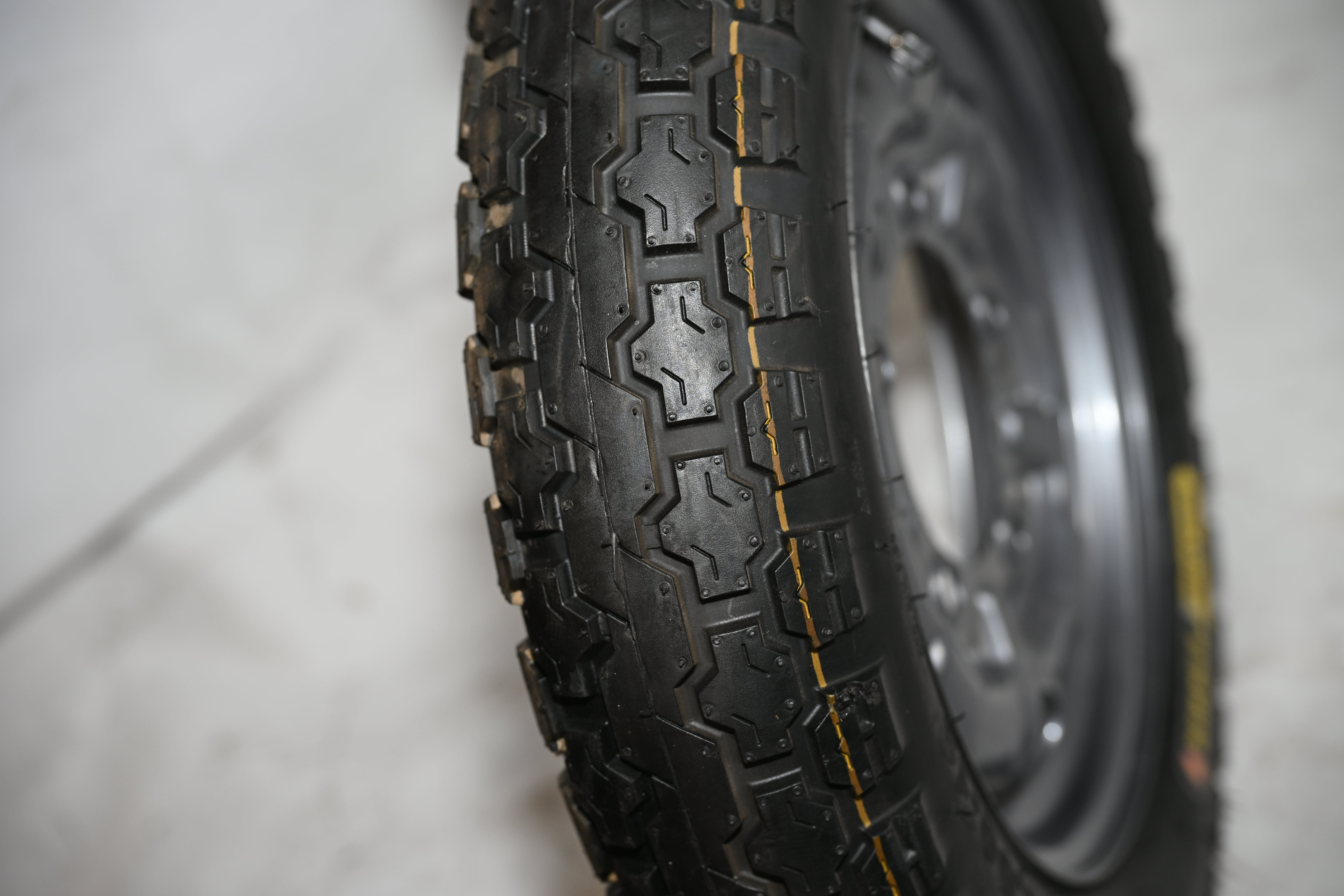 Three-wheeler motorcycle dome tire