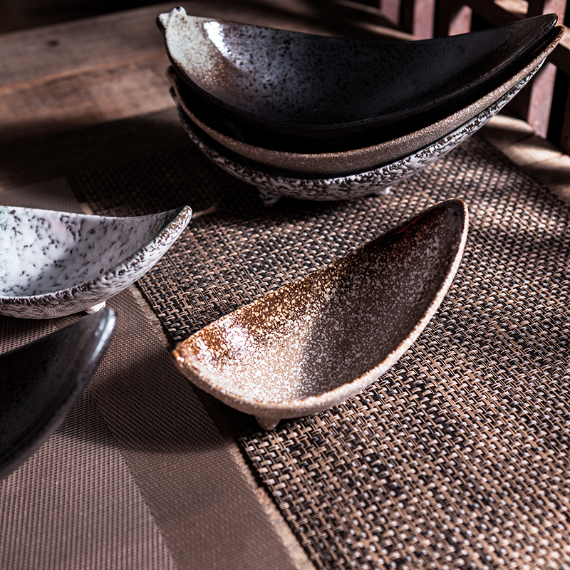 Apanese Shaped Ceramic Plate Hotel Tableware Home Kitchen Tableware Plate Sushi Dessert Seasoning Bowl