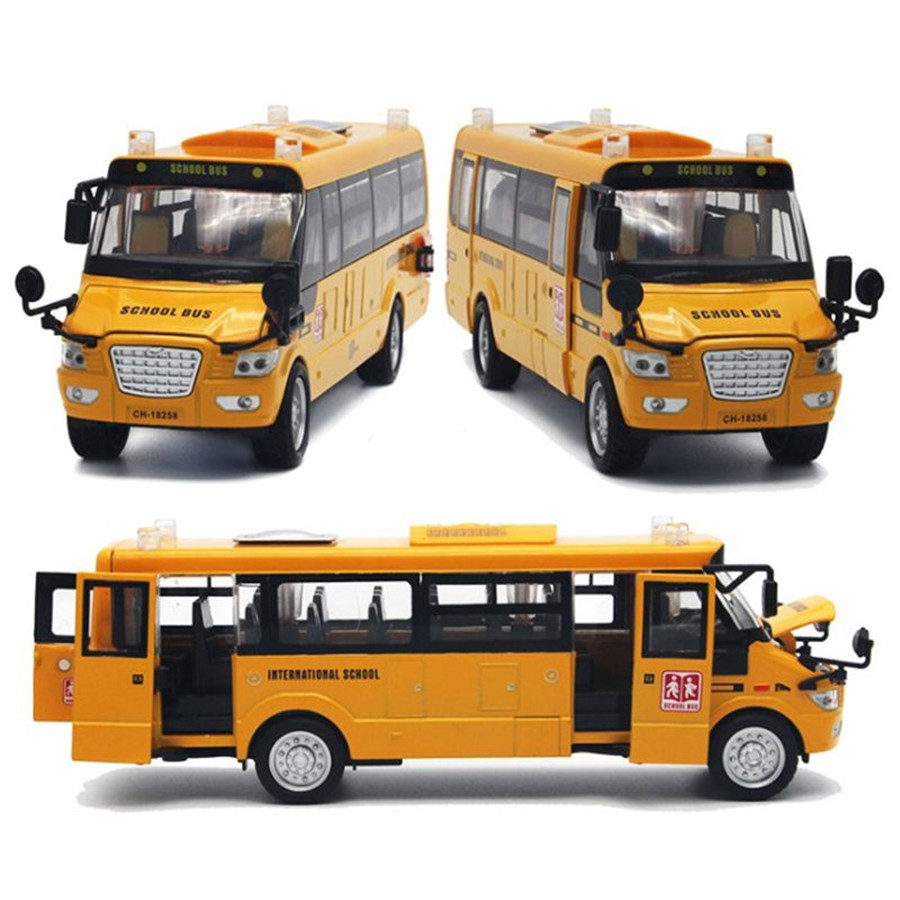 1:32 Large Diecast American School Alloy Bus Model Student Yellow Pull Back School Bus With 5 Doors Music Light For Children Boy