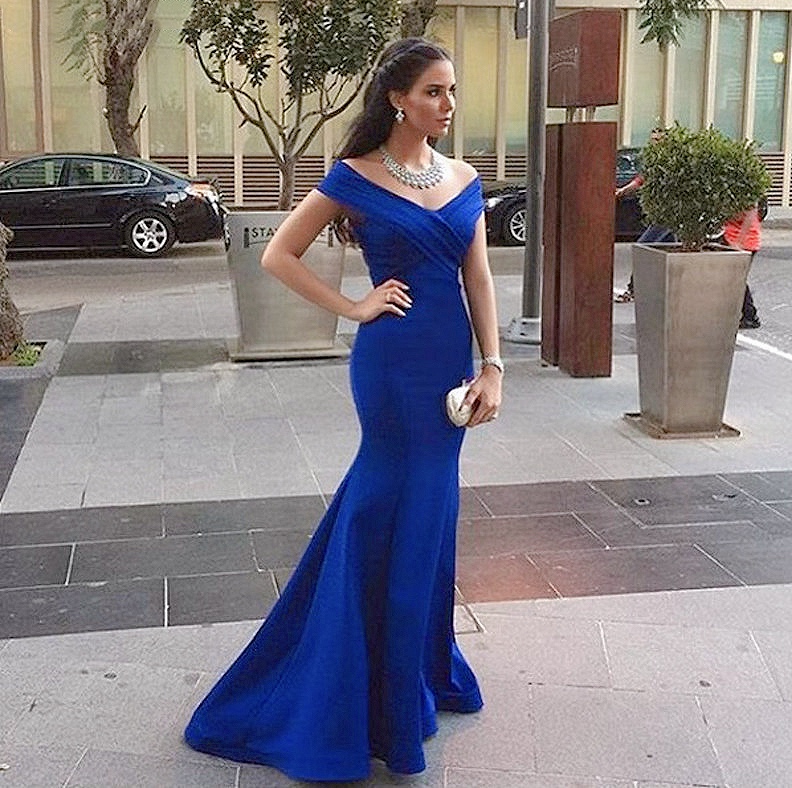 2019 Off Shoulder Mermaid Long Bridesmaid Dresses Royal Blue Backless Maid Of Honor Cheap Wedding Guest Party Gowns Plus Size