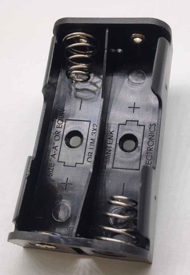 Plastic 2 XAA battery holder with two PC pins
