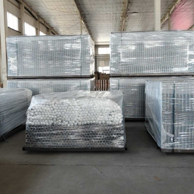 ANJIA Group welded mesh fence panel pallet packing with plastic film ready for container export