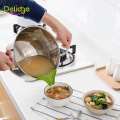 Delidge 1 pc Kitchen Pour Funnel Pot Clip Food Pouring Deflector Silicone Pouring Spout For Pans Bowls Pour Soup Deflector
