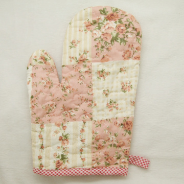 1pcs Cooksmart 100% cotton(inside &outside) Oven Mitt/Glove big&small flower big plaid pinkand white background