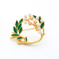 High Quality Enamel Gold Color Brooch Fresh Olive Branch Acrylic Pearls Pins For Women Suit Sweater New Arrival Jewelry