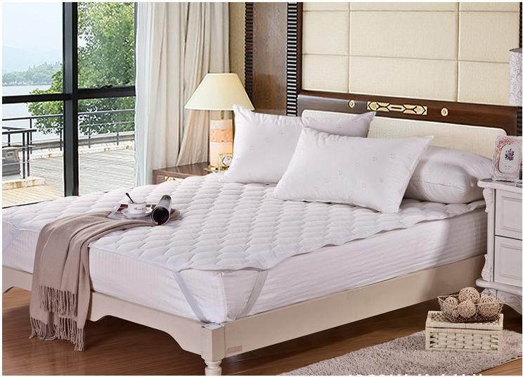 one piece white quilted mattress Pad with soft polyester filling single double queen king mattress cover also call fitted sheet