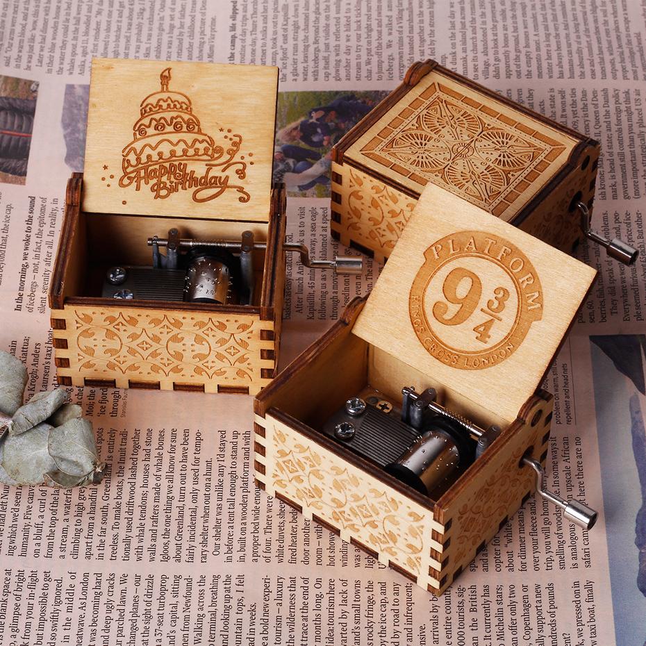 2020 new bamboo material hand shake music box through the rainbow music box theme song Christmas birthdaynew year gift