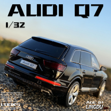 Free Shipping 1:32 Scale New Audi Q7 Sport SUV Car With Pull Back Sound Light Children Gift Collection Diecast Toy Model