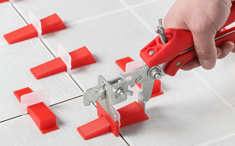 Insert type leveling tool