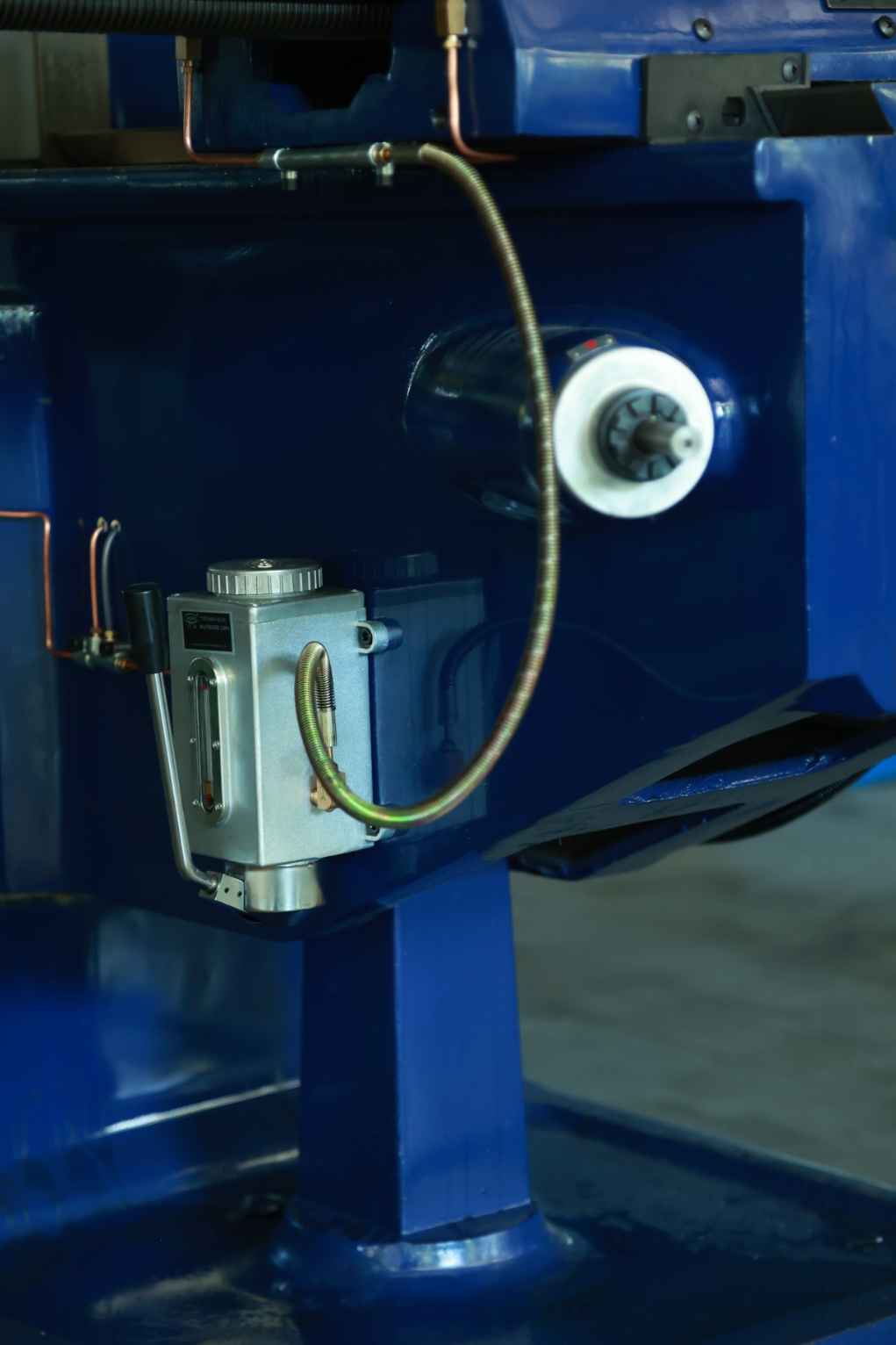 Blue universal milling machine