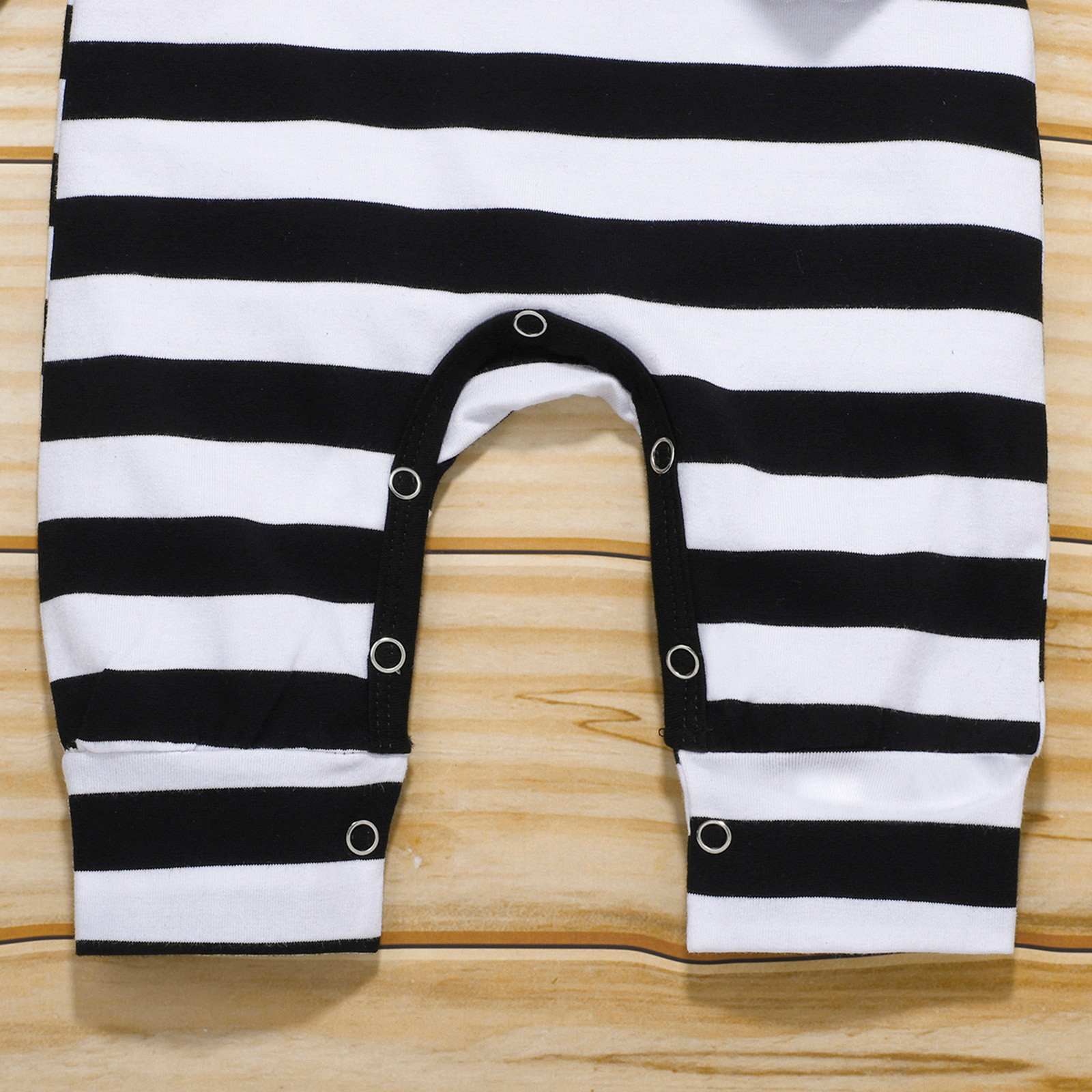(0-12M) Baby Romper Set Winter Long Sleeve New Patch Printed Striped Button Romper + Hat + Saliva Towel Set детская одежда 50*