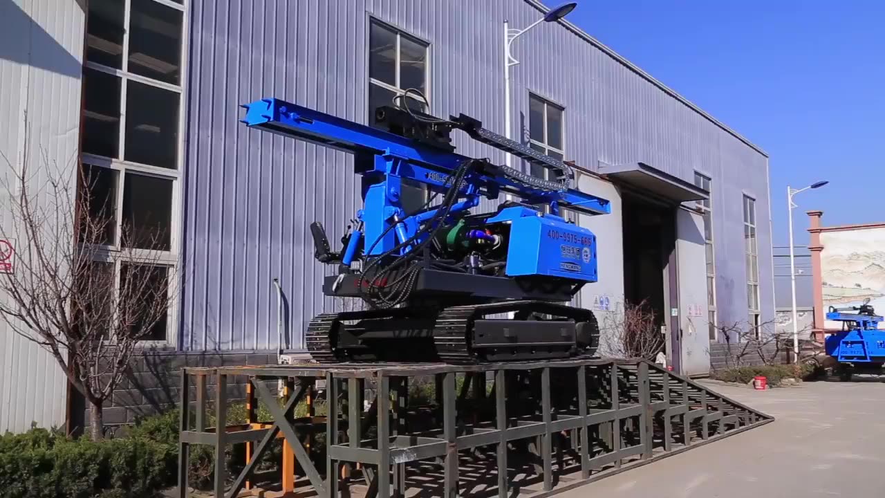 Solar power photovoltaic crawler ground drilling pile driver machine