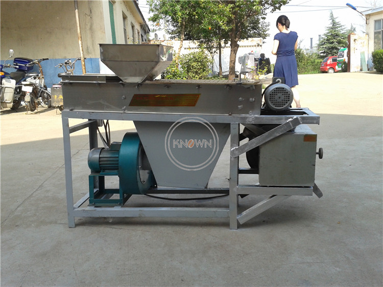 200-300kg/h Dry Soybean Skin Removing automatic Chickpea Almond dry Peeler Peanut Peeling Machine