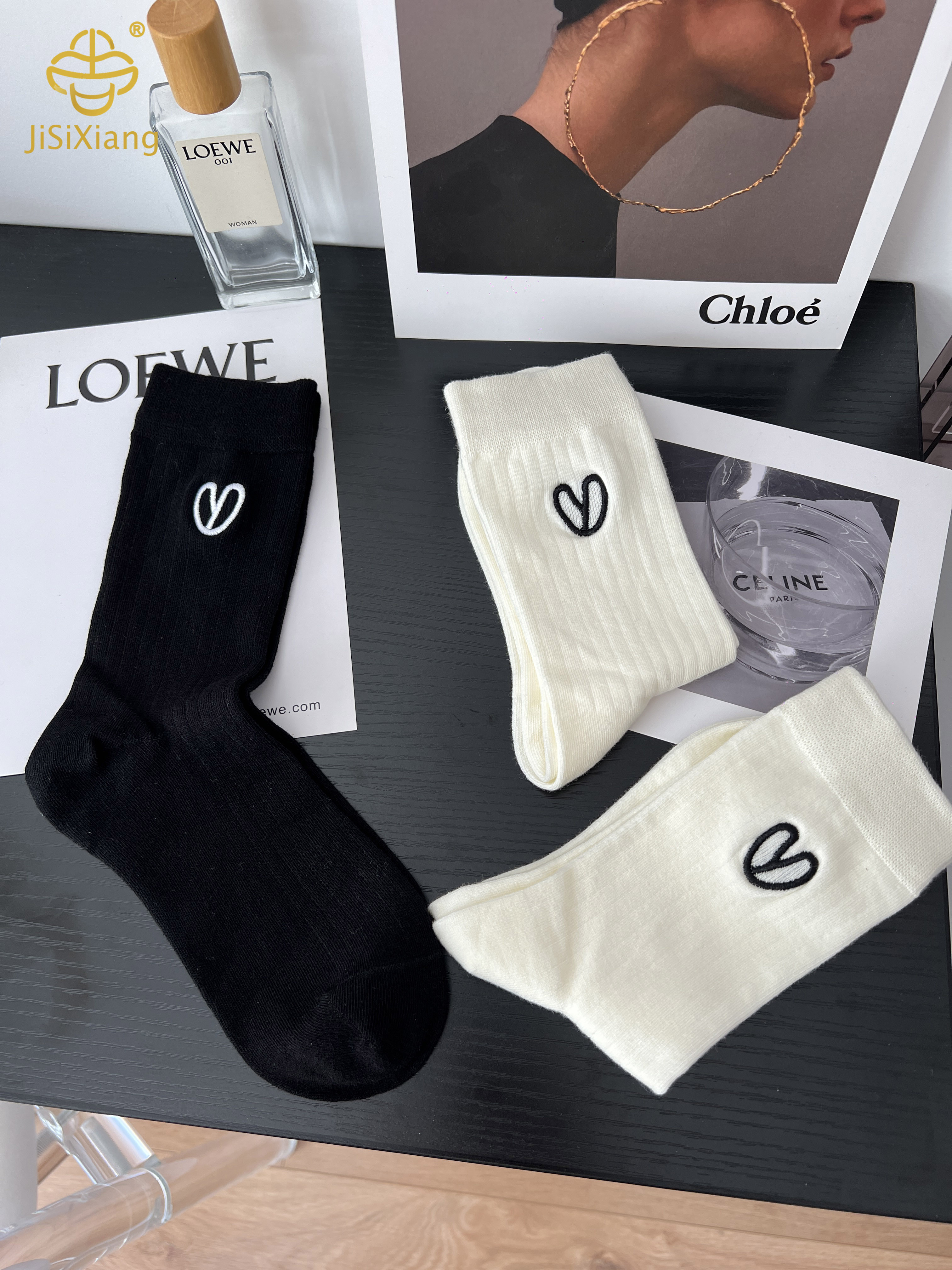 Korean version cartoon heart embroidery tube socks with vertical stripes and black and white socks