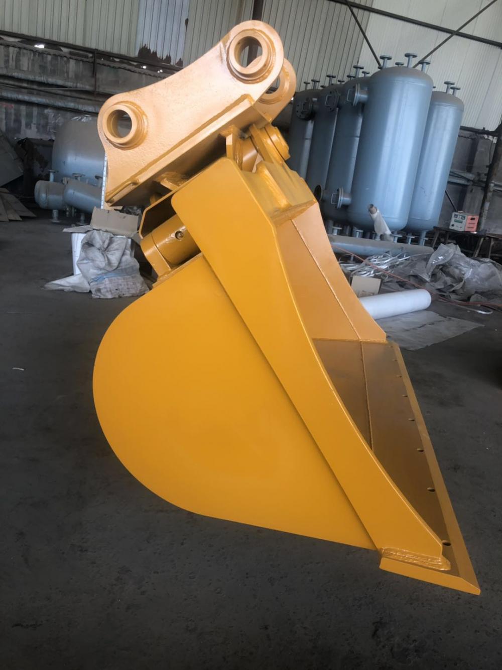 Excavator hydraulic Bucket Tilt Attachment