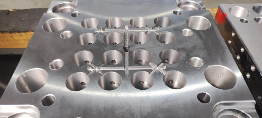 Round hole mold base processing.jpg