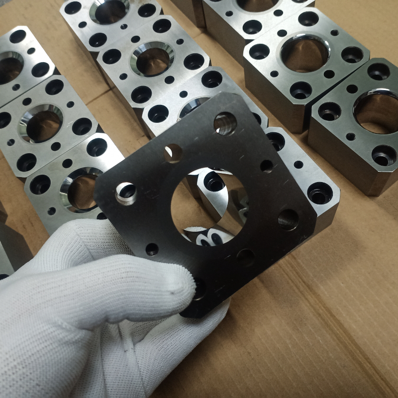 Tungsten steel stretching die