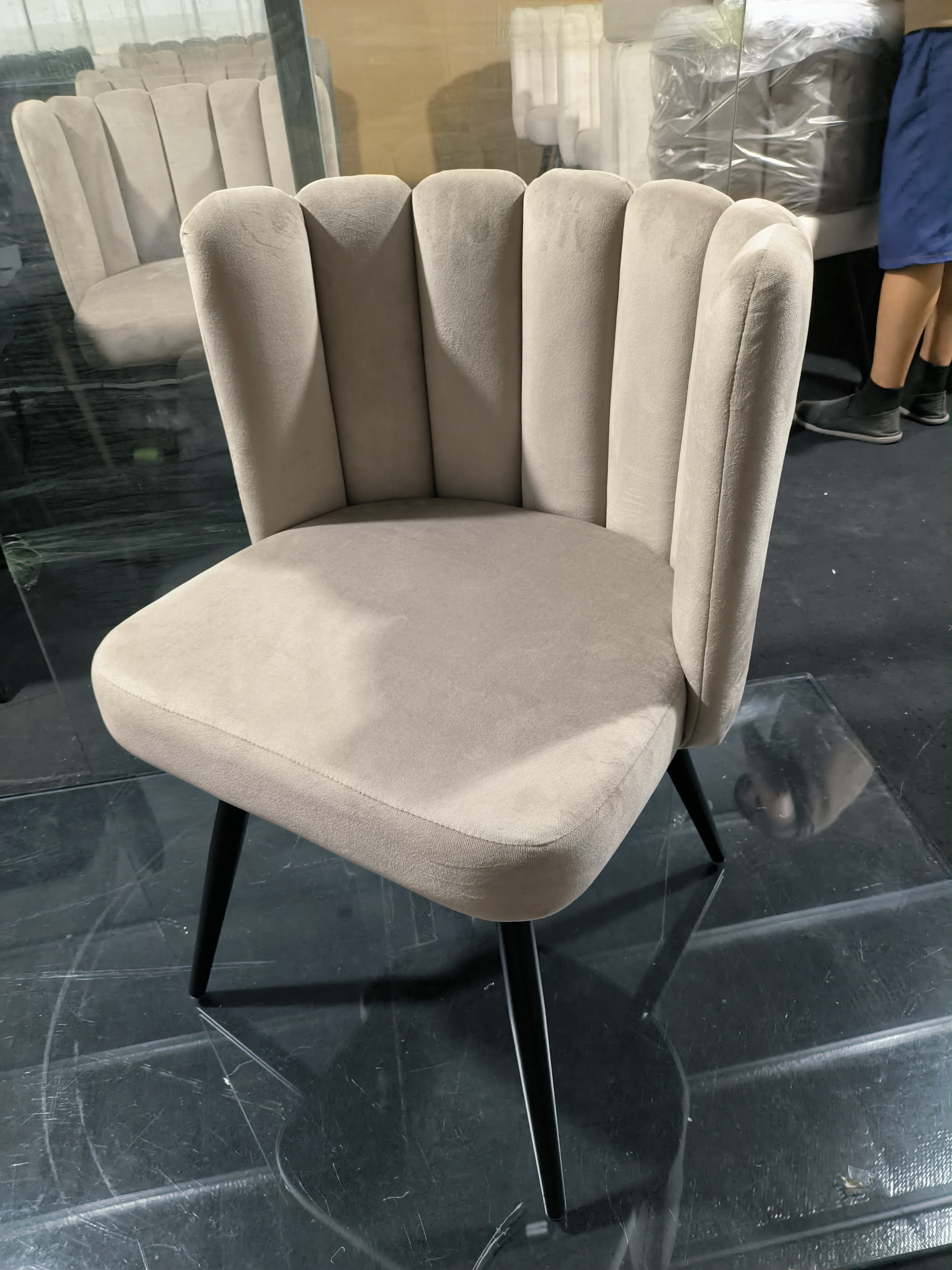 BR-25A22 upholstered chair real5
