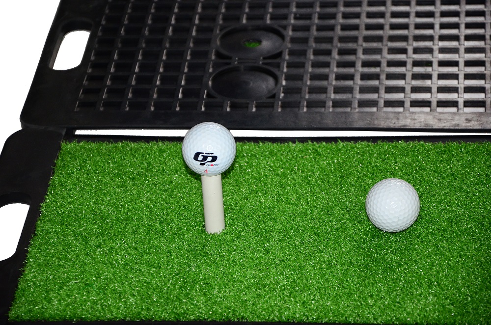 golf mat with thick rubber base