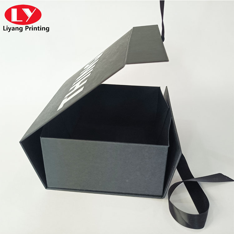 Food Box With Ribbon