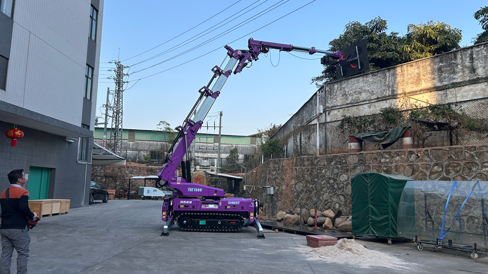1500kg Glazing Robot, tracked, LFP battery