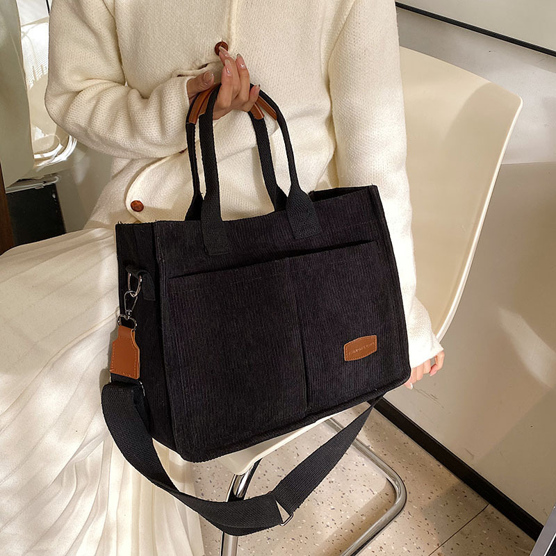 multi compartment tote bag