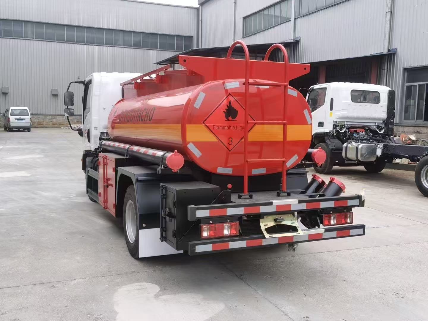 FAW Fuel Truck (9)
