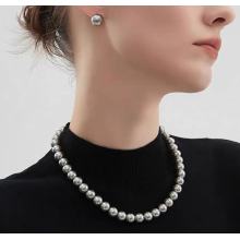 Light luxury pearl necklace