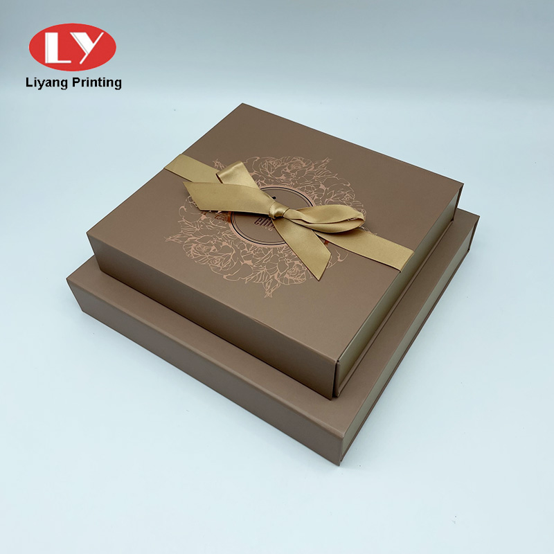 Box With Ribbon Bow Jpg