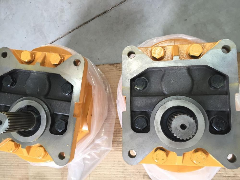 hydraulic pump price 07448-66107 for bulldozer D355A-3