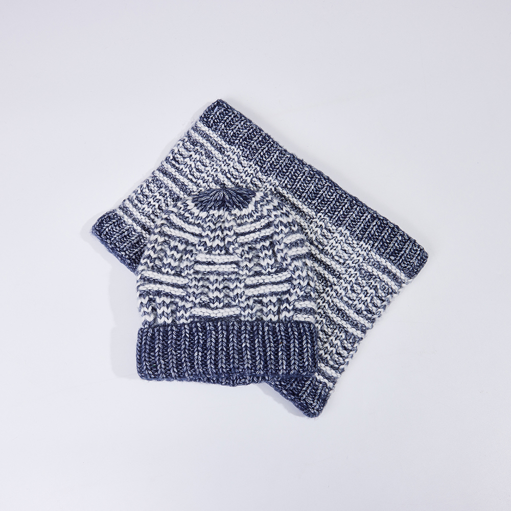 Cf T 0001 Knitted Hat And Scarf 1