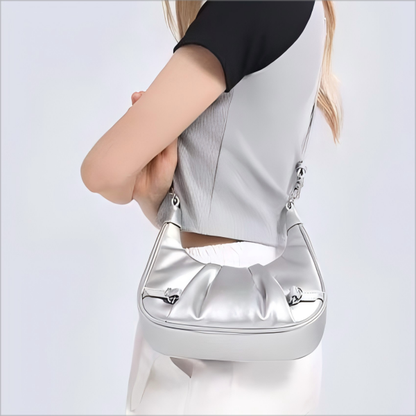 Ladies' shoulder bag for commuting to work